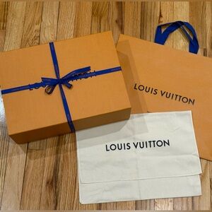 Louis Vuitton Box, Dust bag & Shopping Bag - Measurements in photos